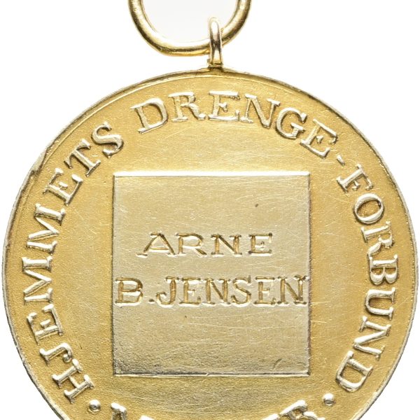 Hjemmets Drenge-Forbund, medalje for flid, orden og troskab, Au (585/1000), 24 mm, 7,97 g, kv. 1+ – tildelt Arne B. Jensen.