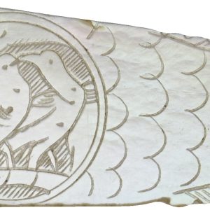 Jeton af perlemor, Fisk (tynd), 47 x 13 x 1 mm.