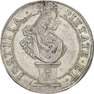 Christian V, 4 mark / krone 1680, 'Piedestalkrone', Sieg 38.2, H 78, Aagaard 26, bredt malteserkors, kv. 01-1+