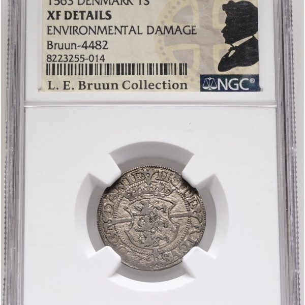 Frederik II, skilling 1563, Sieg 3, H 12, LEB 4482, NGC XF Details – environmental damage, ex. L.E. Bruun, original samleretiket medfølger.